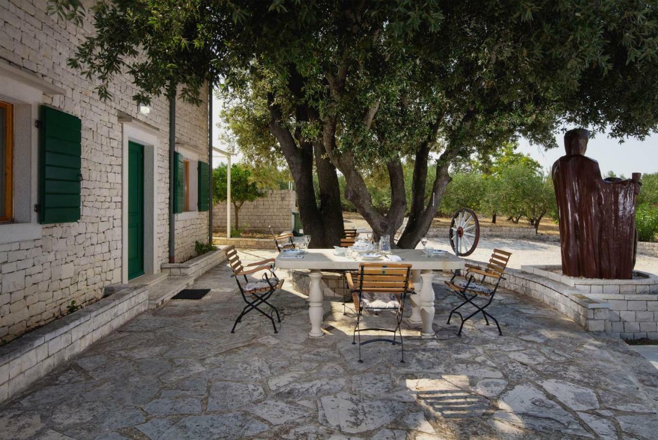 Villa Dubrava Tranquil Retreat Nestled In An Olive Grove For Serene Escapes Pucisca Buitenkant foto