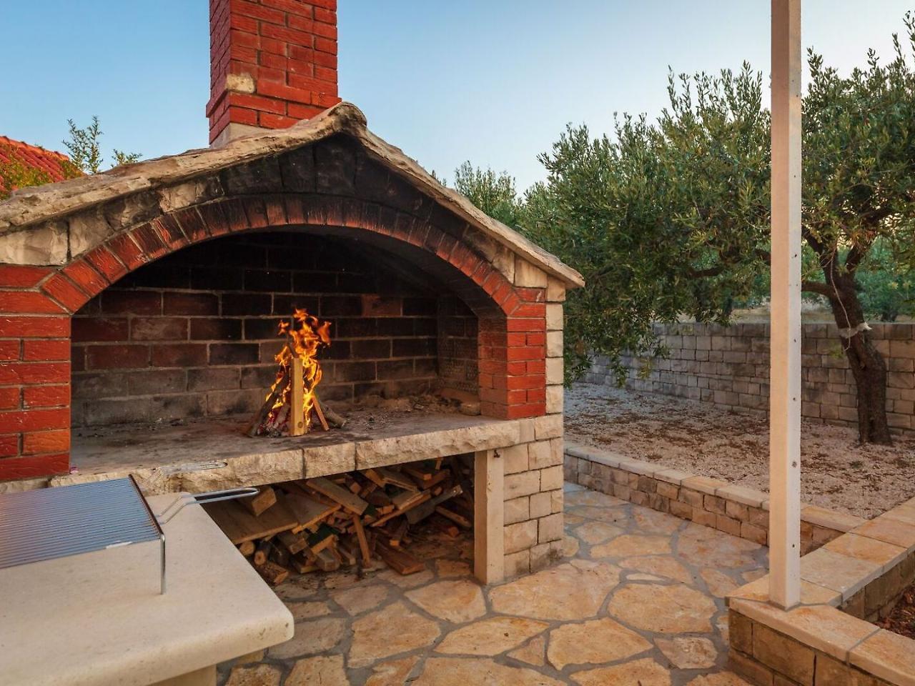 Villa Dubrava Tranquil Retreat Nestled In An Olive Grove For Serene Escapes Pucisca Buitenkant foto